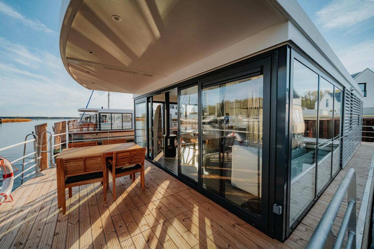 Schwimmendes Ferienhaus "Trinity" Ihr Seahome Auf Der Ostsee Peenemunde Exterior photo