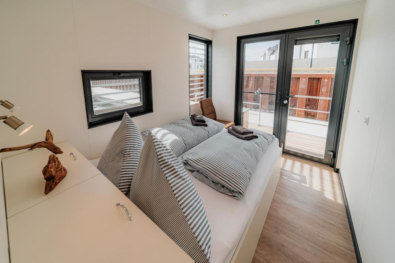 Schwimmendes Ferienhaus "Trinity" Ihr Seahome Auf Der Ostsee Peenemunde Exterior photo