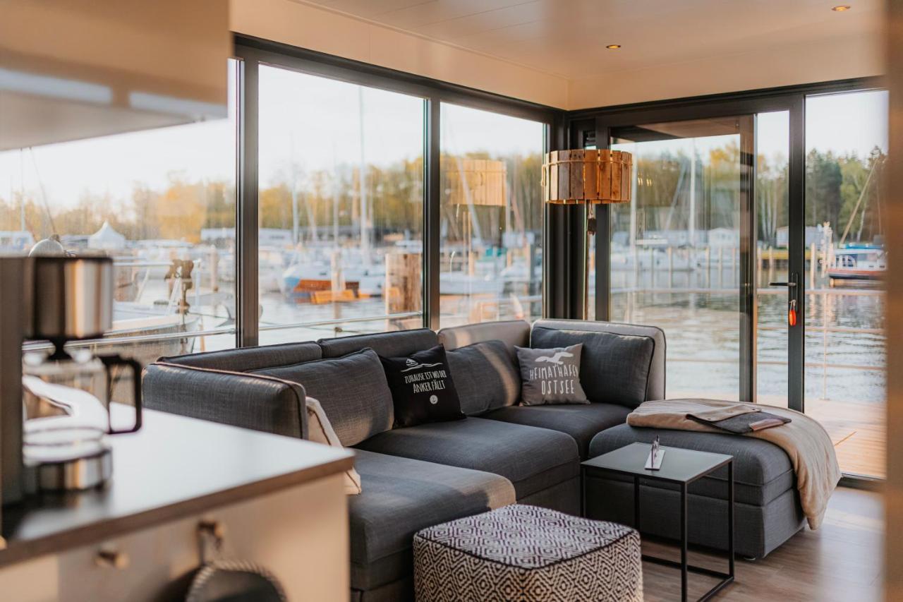 Schwimmendes Ferienhaus "Trinity" Ihr Seahome Auf Der Ostsee Peenemunde Exterior photo